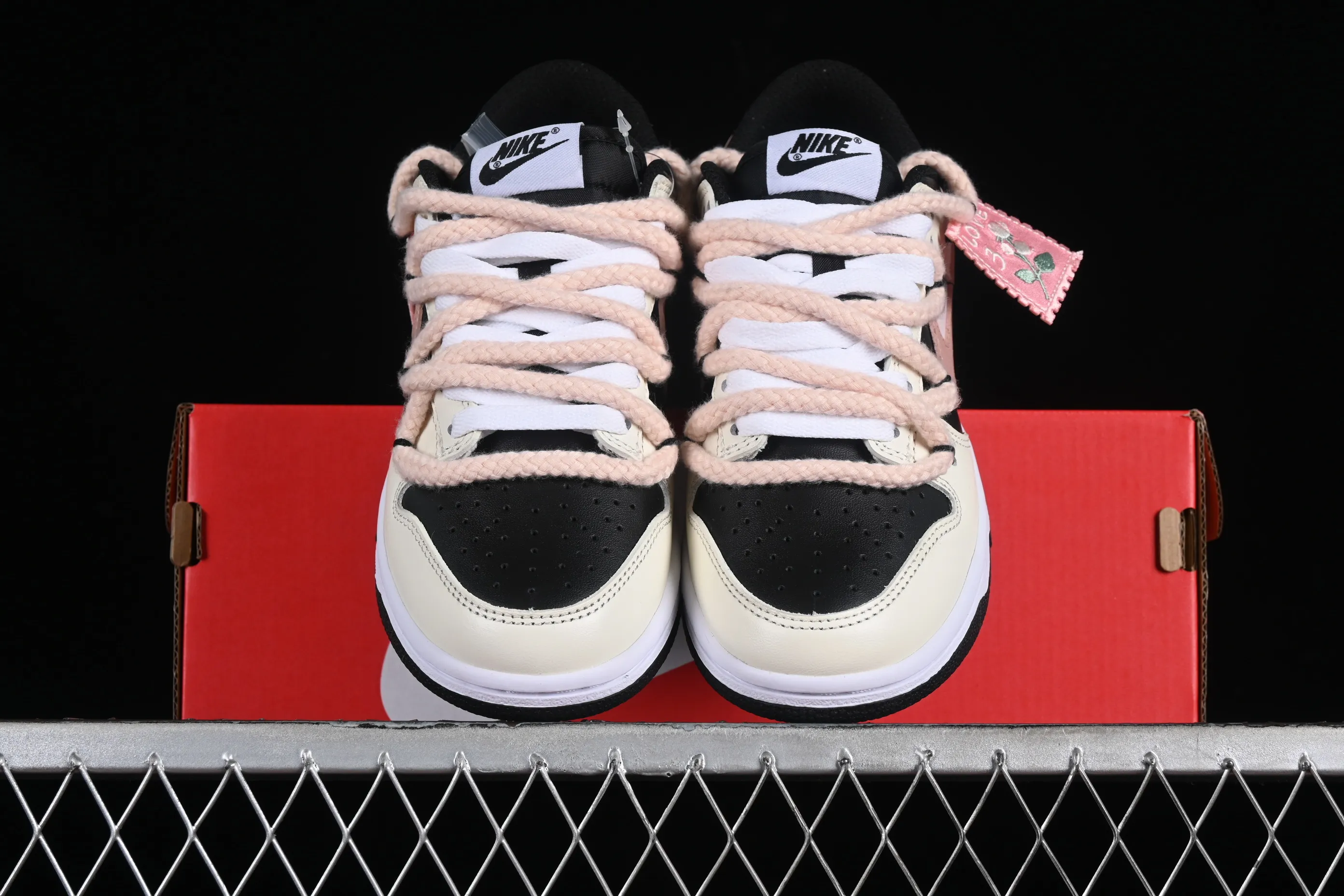 All categories Nk SB Dunk series Nk SB Dunk Low low-top sneakers Nk Dunk Low White Dream Garden Black and White SB low-top casual sneakers FD1232-001